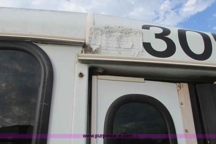 image for item I9547 2003 Ford E450 transit bus