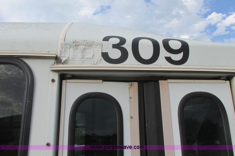 image for item I9547 2003 Ford E450 transit bus