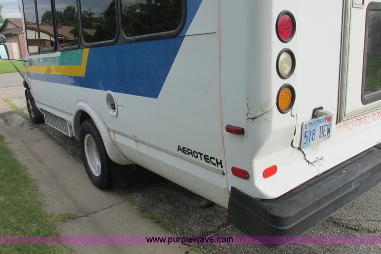 image for item I9547 2003 Ford E450 transit bus