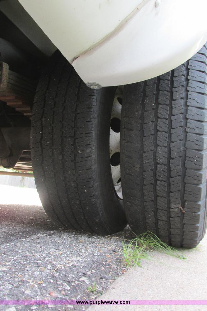 image for item I9547 2003 Ford E450 transit bus