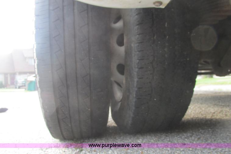 image for item I9547 2003 Ford E450 transit bus