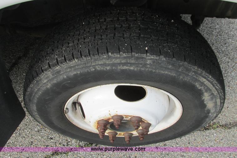 image for item I9547 2003 Ford E450 transit bus