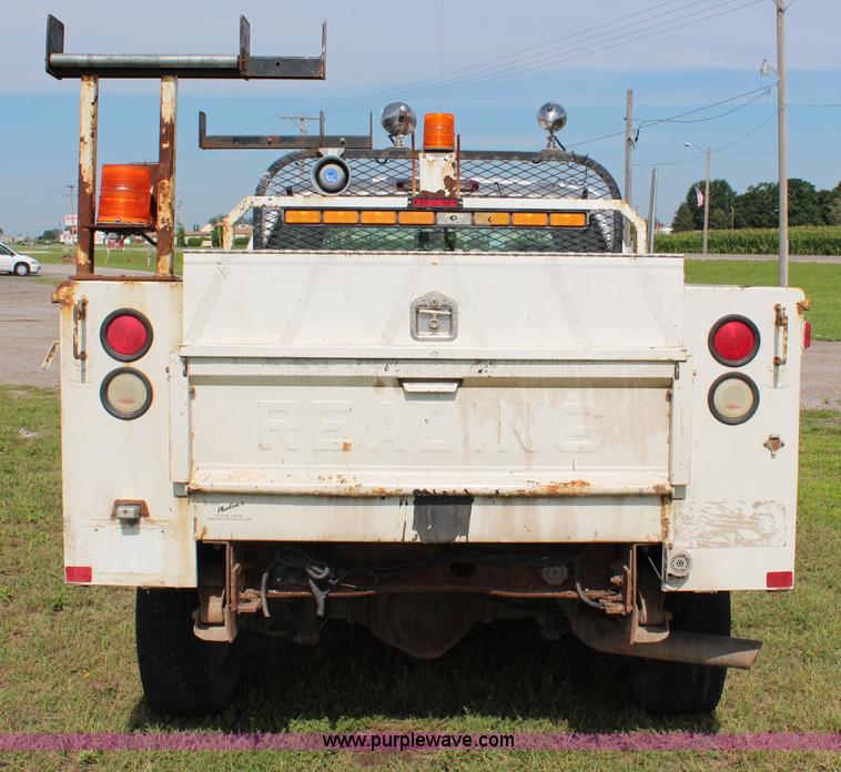 image for item J1101 2005 Chevrolet Silverado 2500HD Ext. Cab utility truck