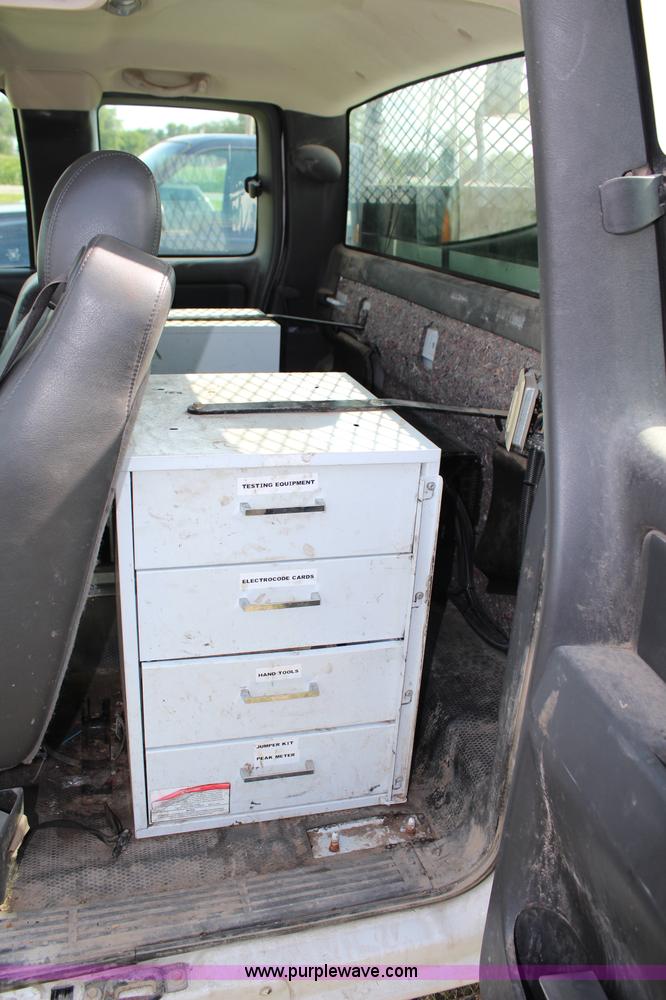 image for item J1101 2005 Chevrolet Silverado 2500HD Ext. Cab utility truck