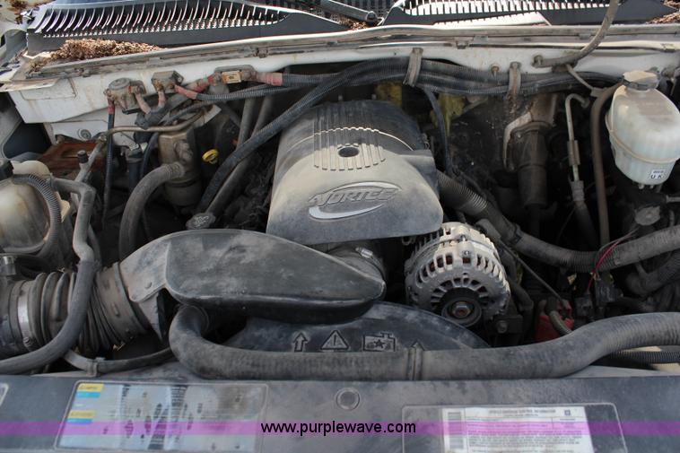 image for item J1101 2005 Chevrolet Silverado 2500HD Ext. Cab utility truck