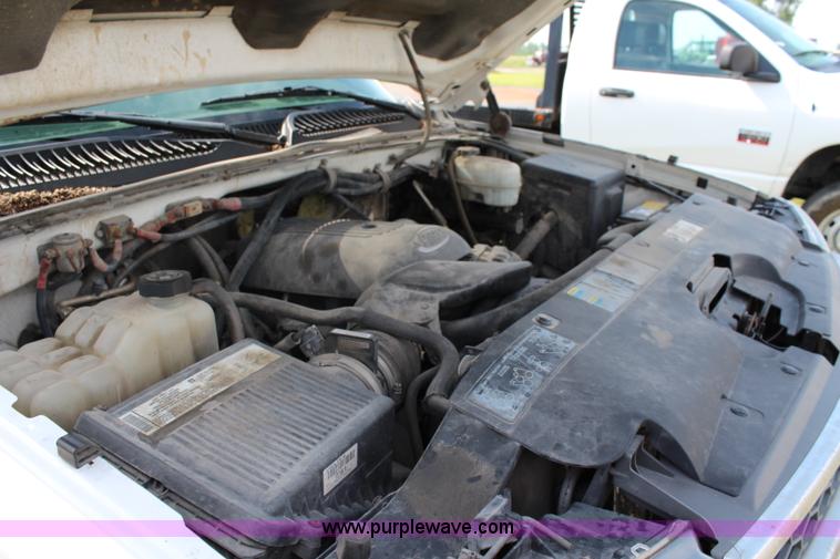image for item J1101 2005 Chevrolet Silverado 2500HD Ext. Cab utility truck