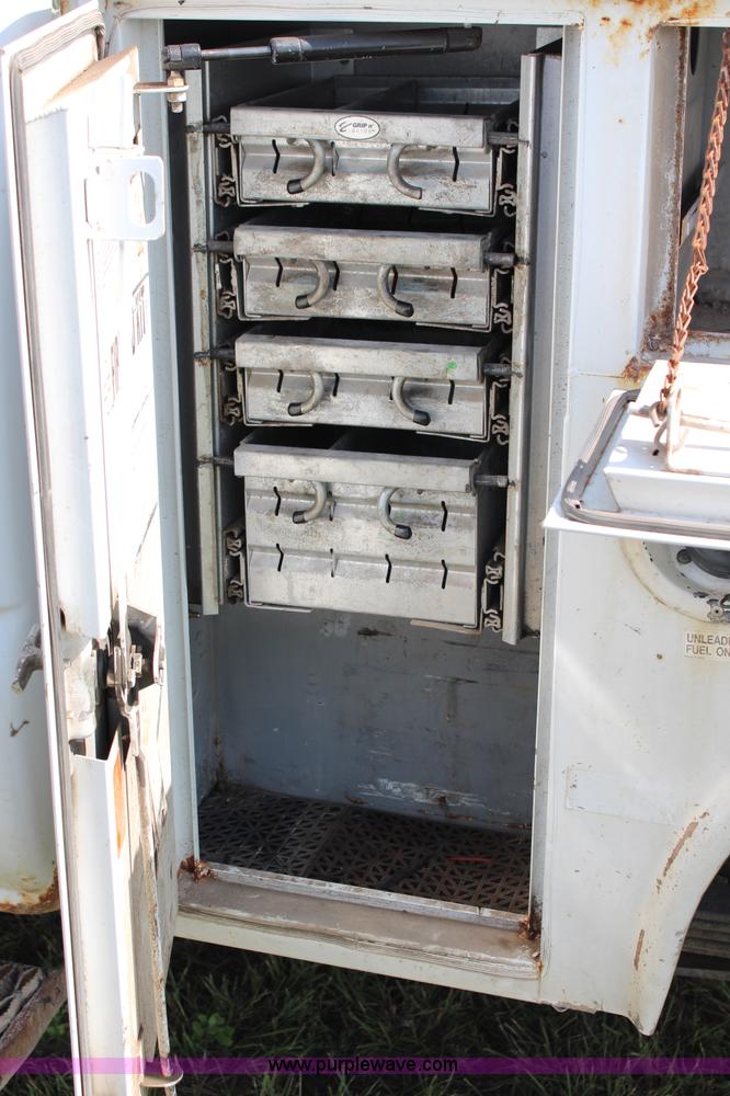 image for item J1101 2005 Chevrolet Silverado 2500HD Ext. Cab utility truck