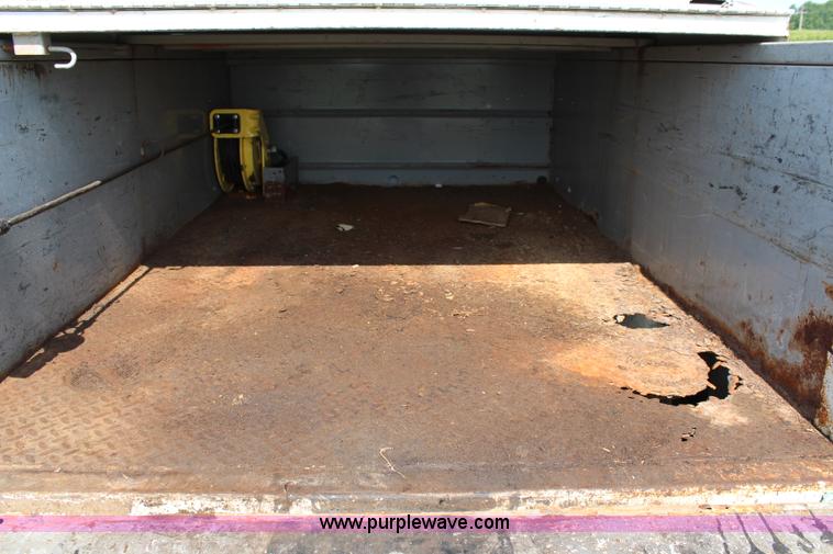 image for item J1101 2005 Chevrolet Silverado 2500HD Ext. Cab utility truck