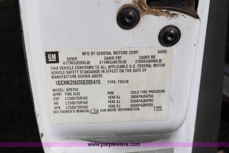 image for item J1101 2005 Chevrolet Silverado 2500HD Ext. Cab utility truck