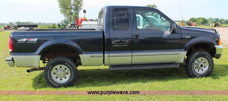 image for item J1190 1999 Ford F250 Super Duty XLT SuperCab pickup truck