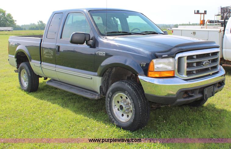 image for item J1190 1999 Ford F250 Super Duty XLT SuperCab pickup truck