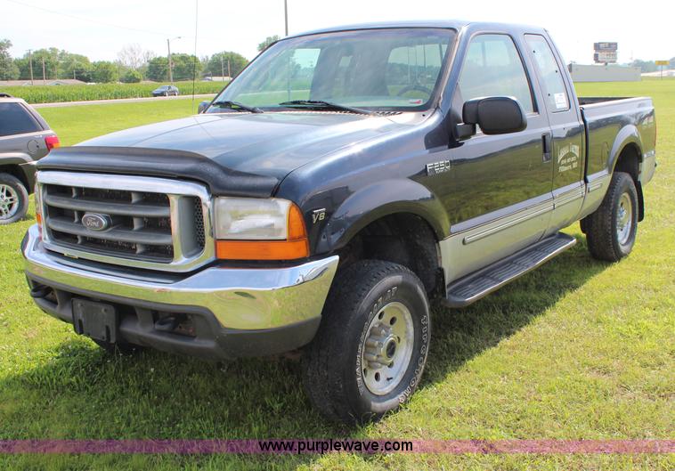 image for item J1190 1999 Ford F250 Super Duty XLT SuperCab pickup truck