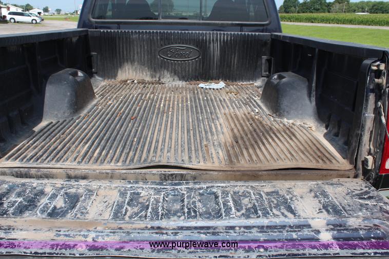 image for item J1190 1999 Ford F250 Super Duty XLT SuperCab pickup truck