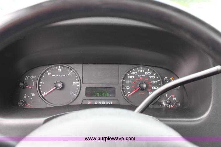 image for item J2247 2006 Ford F250 Super Duty XL pickup truck