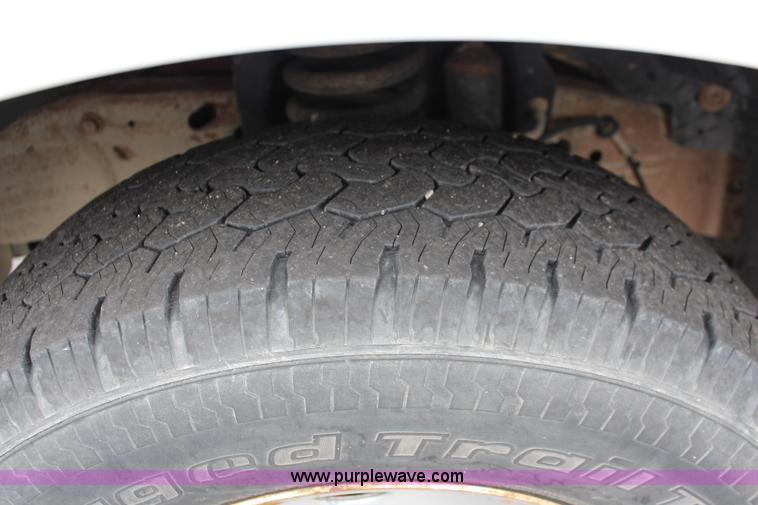 image for item J2247 2006 Ford F250 Super Duty XL pickup truck