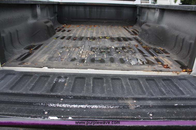 image for item J2247 2006 Ford F250 Super Duty XL pickup truck