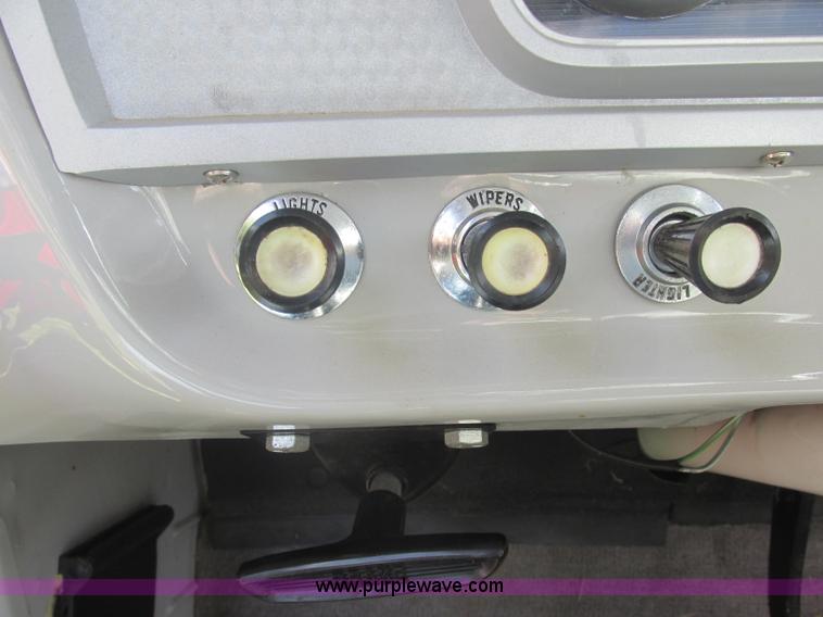 image for item J2480 1966 Ford F100 pickup truck