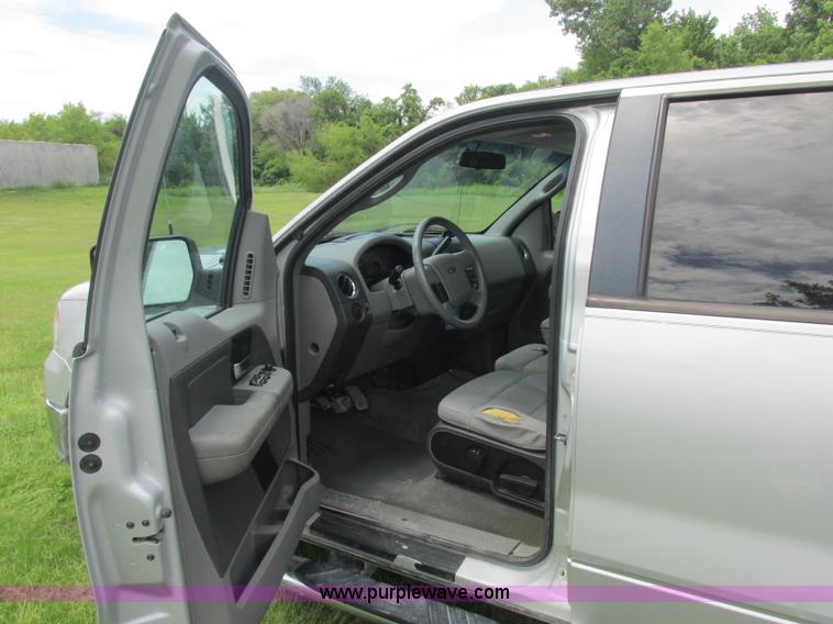 image for item J2495 2007 Ford F150 XLT SuperCrew pickup truck