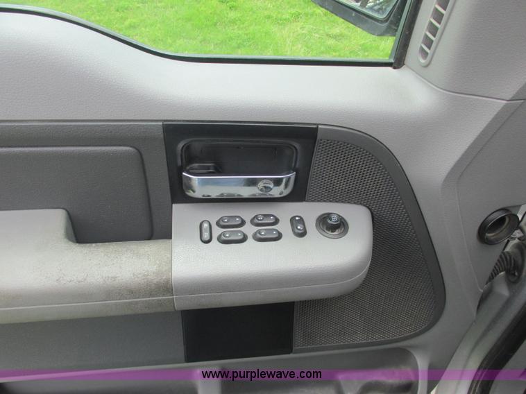 image for item J2495 2007 Ford F150 XLT SuperCrew pickup truck