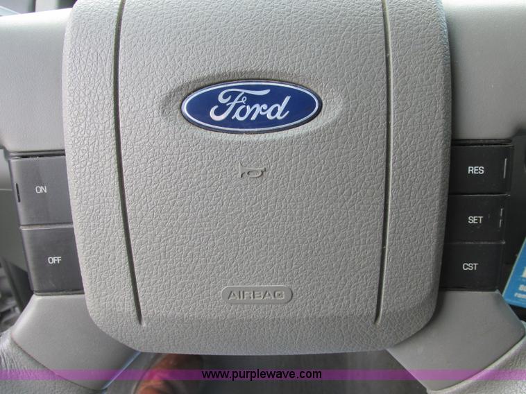 image for item J2495 2007 Ford F150 XLT SuperCrew pickup truck