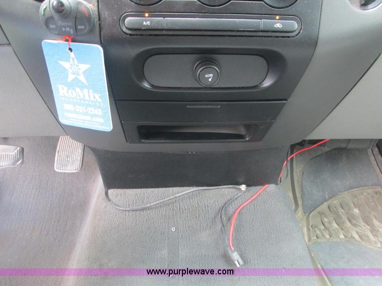 image for item J2495 2007 Ford F150 XLT SuperCrew pickup truck