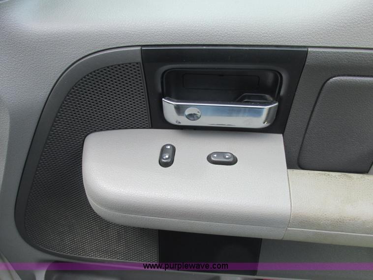 image for item J2495 2007 Ford F150 XLT SuperCrew pickup truck