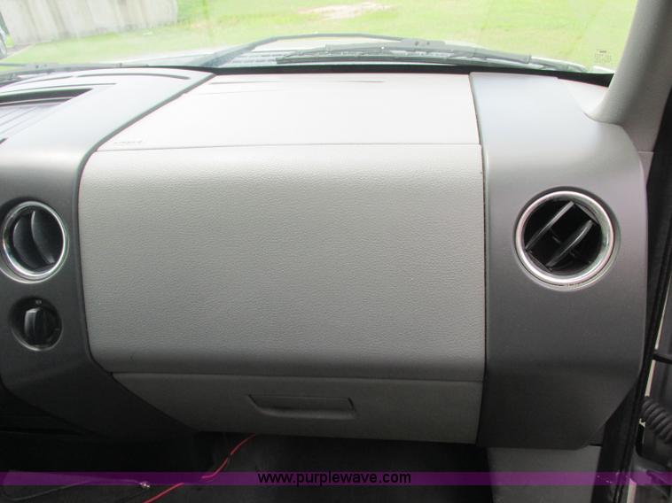 image for item J2495 2007 Ford F150 XLT SuperCrew pickup truck