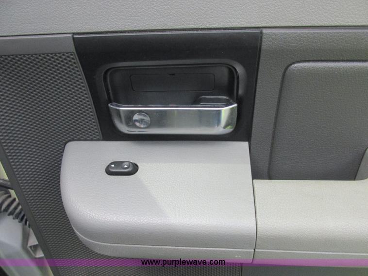 image for item J2495 2007 Ford F150 XLT SuperCrew pickup truck