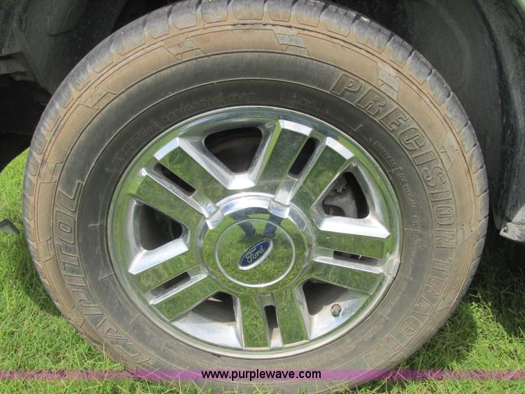 image for item J2495 2007 Ford F150 XLT SuperCrew pickup truck