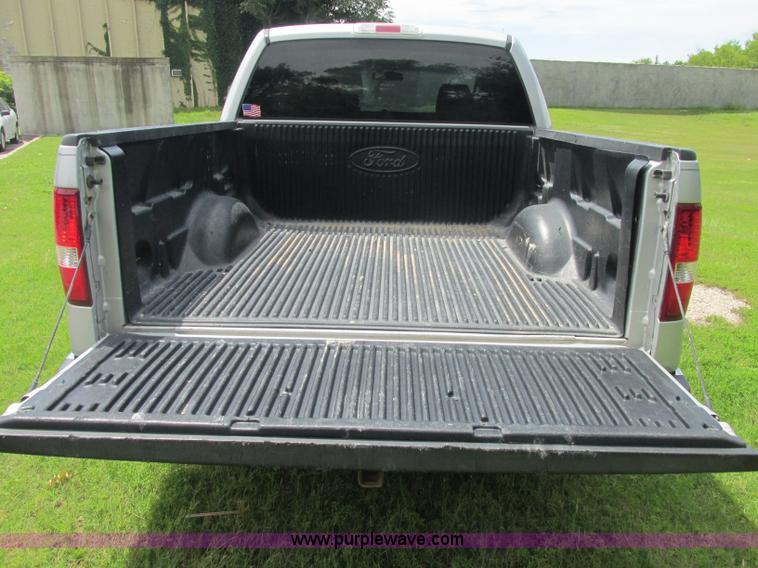 image for item J2495 2007 Ford F150 XLT SuperCrew pickup truck