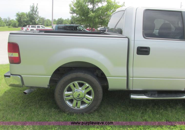 image for item J2495 2007 Ford F150 XLT SuperCrew pickup truck