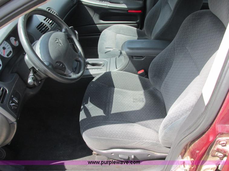 image for item J2498 2002 Dodge Intrepid SE