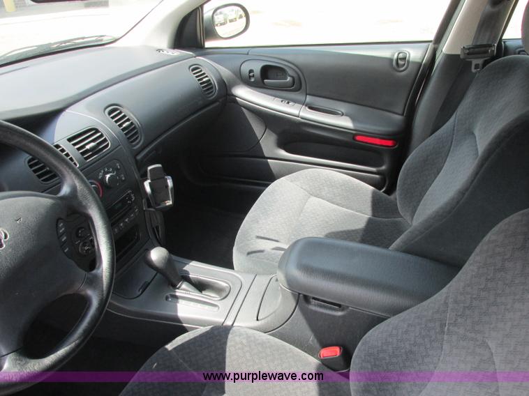 image for item J2498 2002 Dodge Intrepid SE