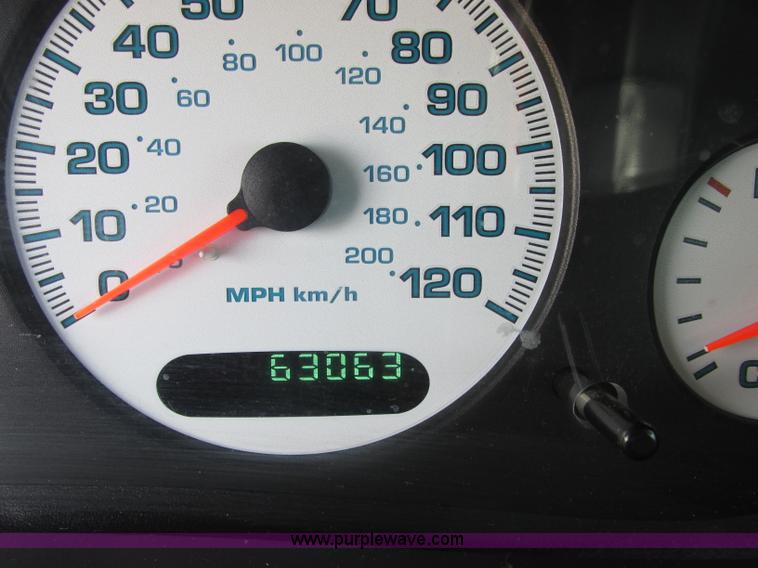 image for item J2498 2002 Dodge Intrepid SE