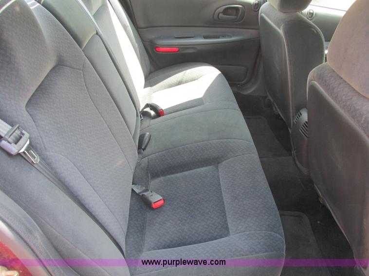 image for item J2498 2002 Dodge Intrepid SE