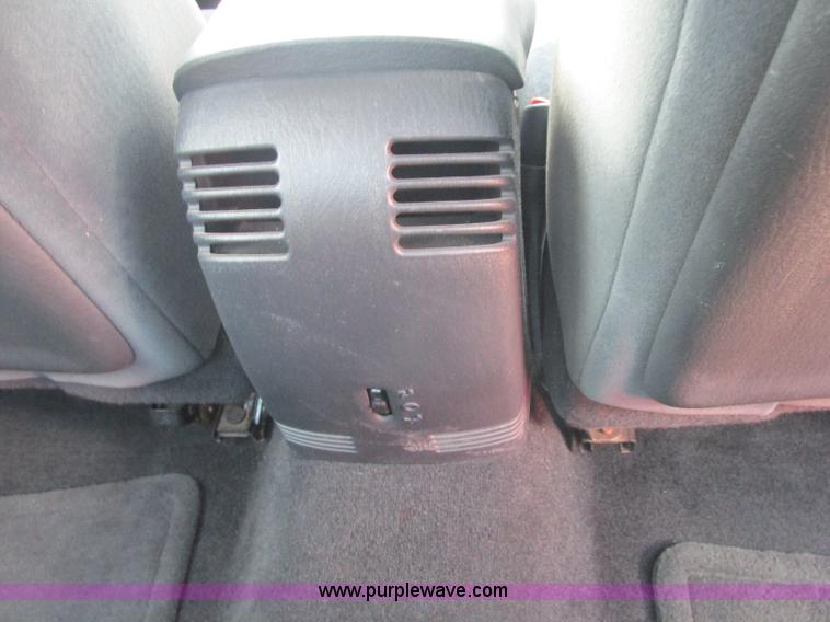 image for item J2498 2002 Dodge Intrepid SE