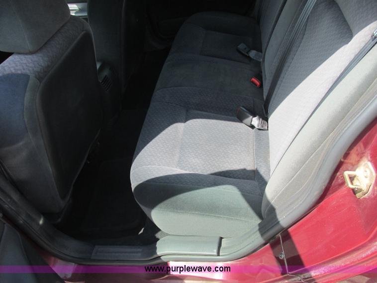 image for item J2498 2002 Dodge Intrepid SE