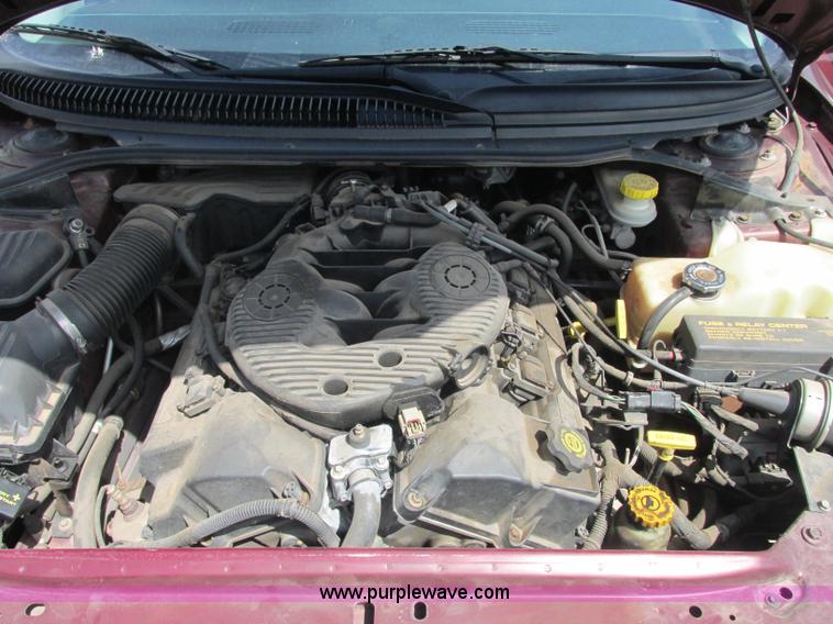 image for item J2498 2002 Dodge Intrepid SE