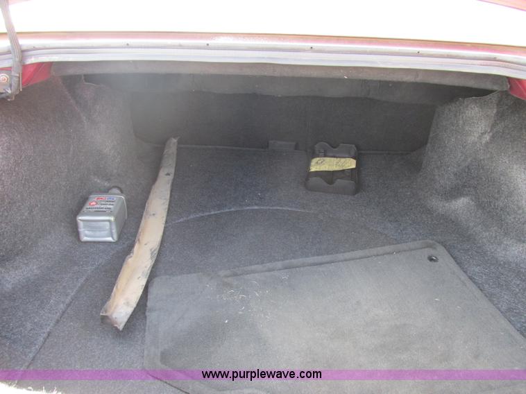 image for item J2498 2002 Dodge Intrepid SE