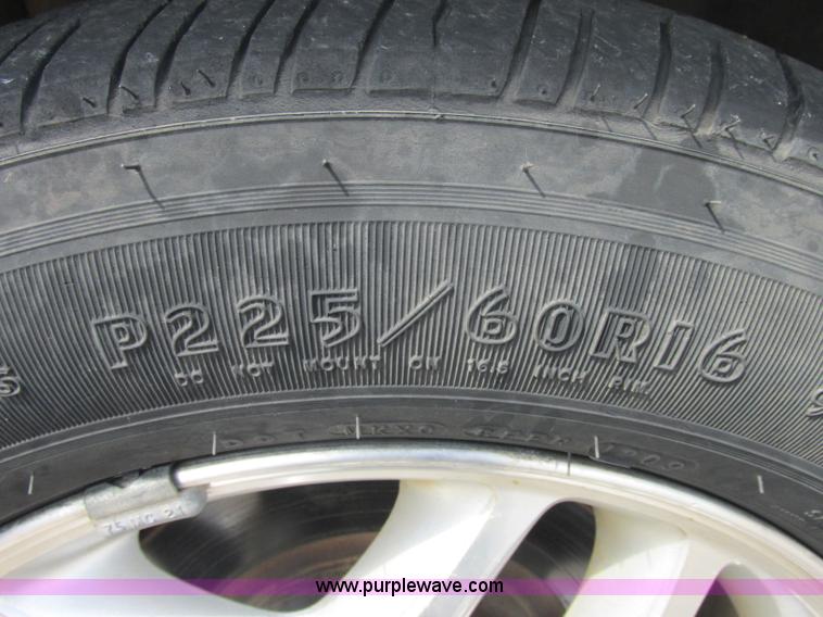 image for item J2498 2002 Dodge Intrepid SE