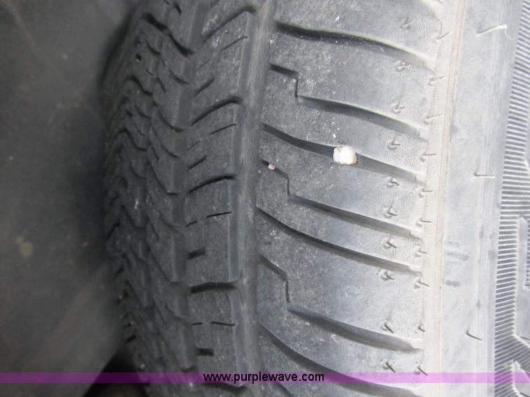 image for item J2498 2002 Dodge Intrepid SE