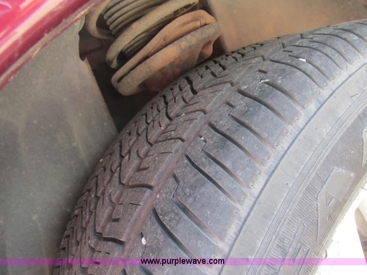 image for item J2498 2002 Dodge Intrepid SE