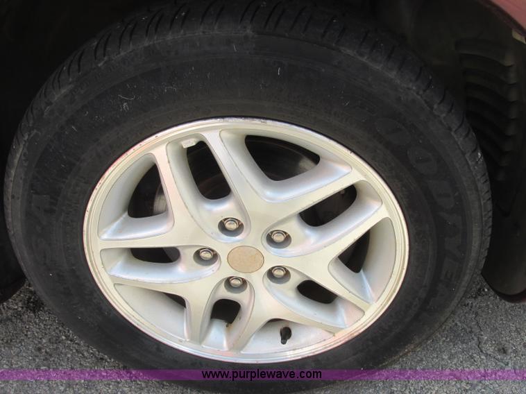 image for item J2498 2002 Dodge Intrepid SE