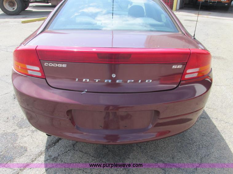 image for item J2498 2002 Dodge Intrepid SE