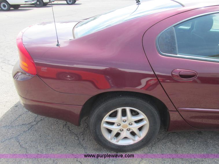 image for item J2498 2002 Dodge Intrepid SE