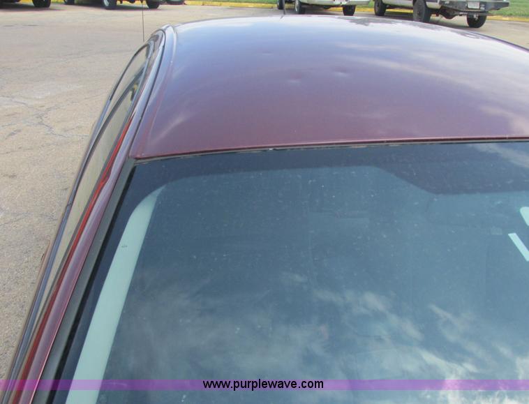 image for item J2498 2002 Dodge Intrepid SE