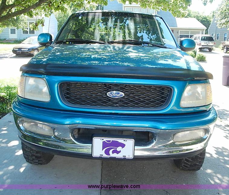 image for item J3169 1997 Ford F150 XLT SuperCab pickup truck