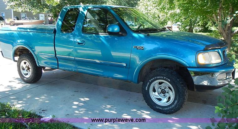 image for item J3169 1997 Ford F150 XLT SuperCab pickup truck