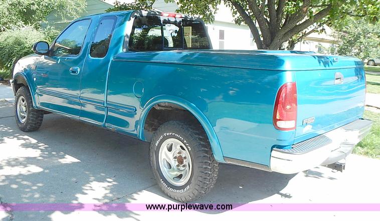 image for item J3169 1997 Ford F150 XLT SuperCab pickup truck