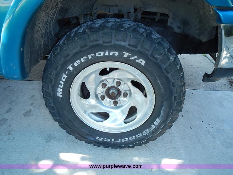 image for item J3169 1997 Ford F150 XLT SuperCab pickup truck